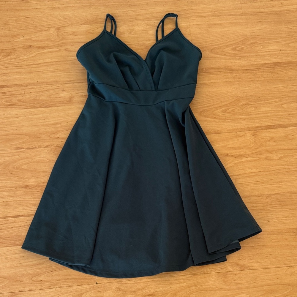 Elegant Green Spaghetti Strap Dress